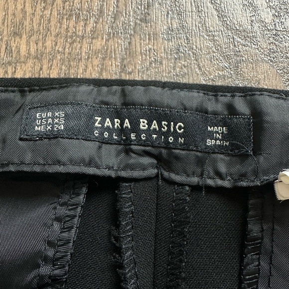 Zara Basic Black Skirt - Picture 2 of 4